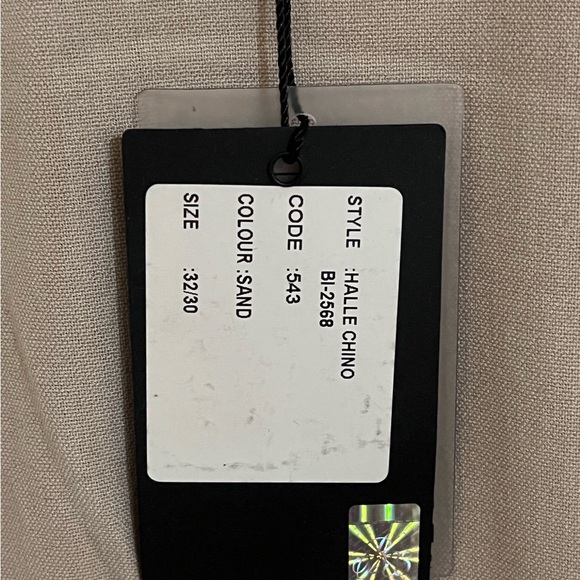 BEE Inspired. Halle Chino. 32 Waist - Picture 3 of 3